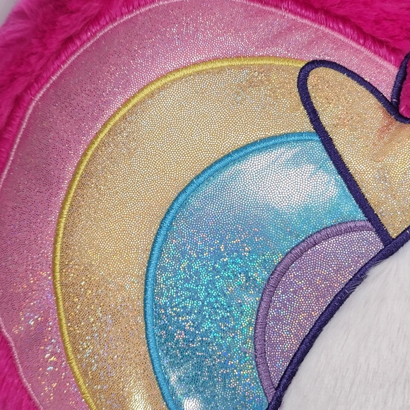 Universal Studios Despicable Me It's So Fluffy Heart Unicorn Rainbow Plush - Picture 11 of 14